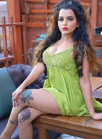 Alanya Escort Rana Üniversiteli Bayan Şehvetli Davranır